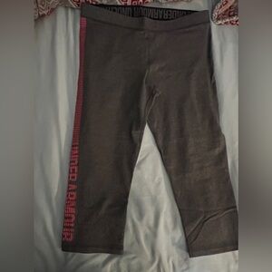Under Armour women’s work out pants (L)